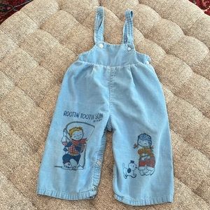 Vintage corduroy overalls/size not on tag but appear to be size 9-12 mths